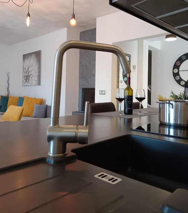 Holiday&Suite Klanac Vir Bagian luar foto