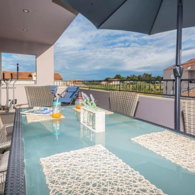 Holiday&Suite Klanac Vir Bagian luar foto